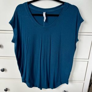 Athleta tee size M